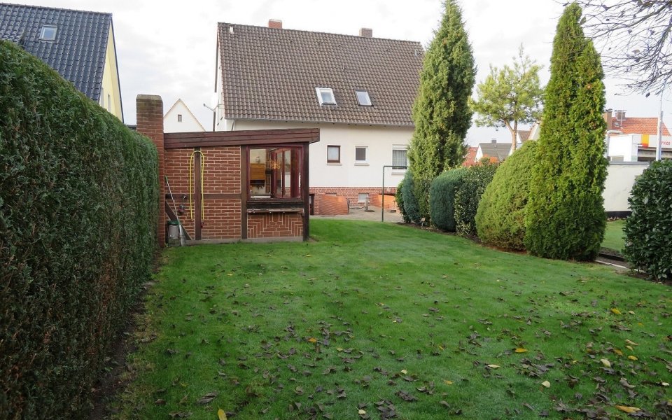 garten-mit-garage-und-laube-4_1578656734.jpg