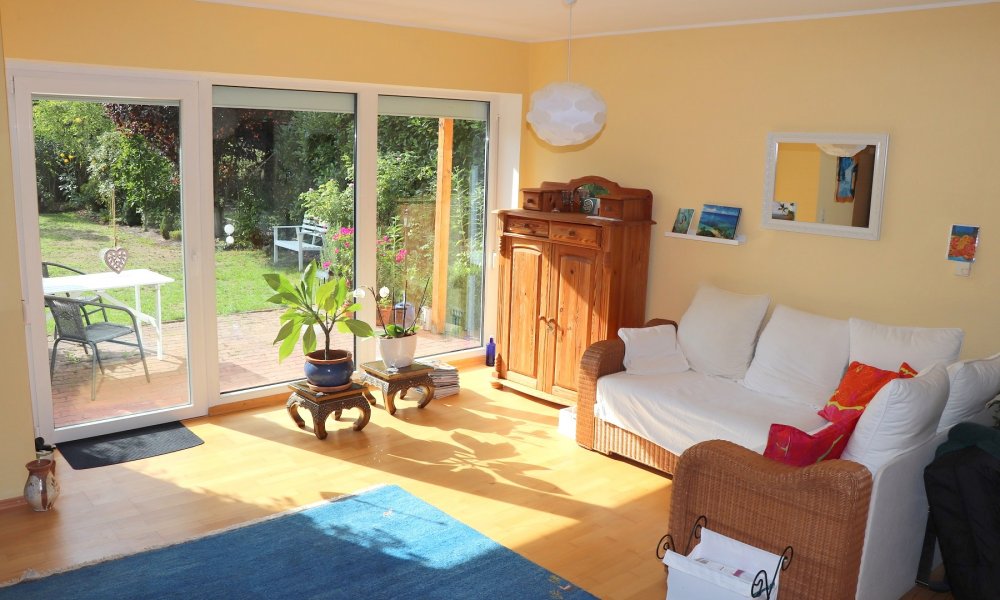 **RESERVIERT**  **Provisionsfrei** Erdgeschoss mit tollem eigenen Garten